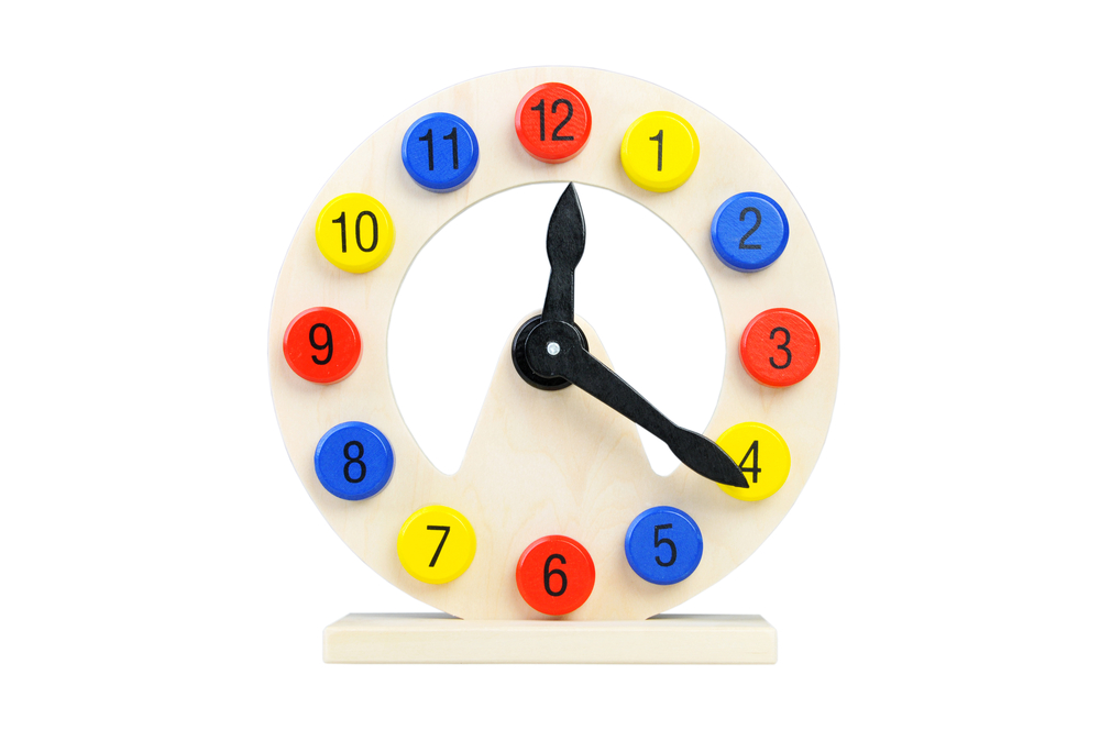 子どもに教える時計の読み方と算数、小学2.3年生向け対策ガイド